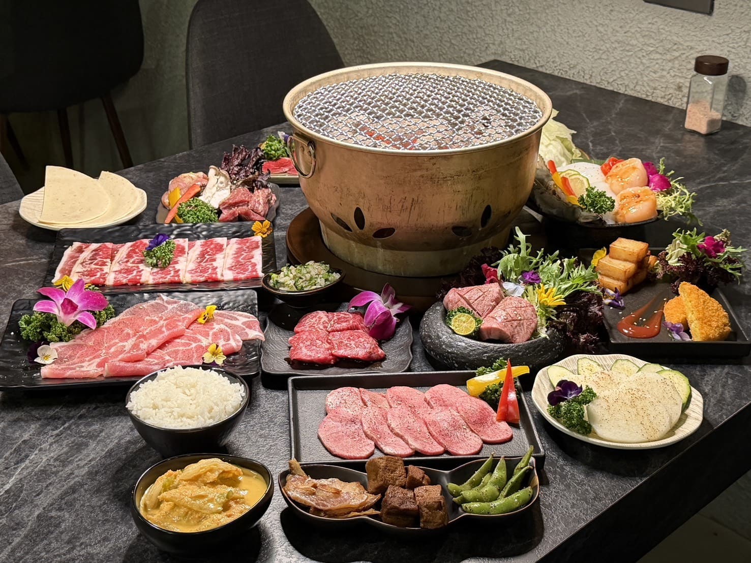 陸本木燒肉|竹北燒肉推薦!享平方附近高質感約會餐廳,厚切牛舌必點 - 第8張圖 陸本木燒肉|竹北燒肉推薦!享平方附近高質感約會餐廳,厚切牛舌必點