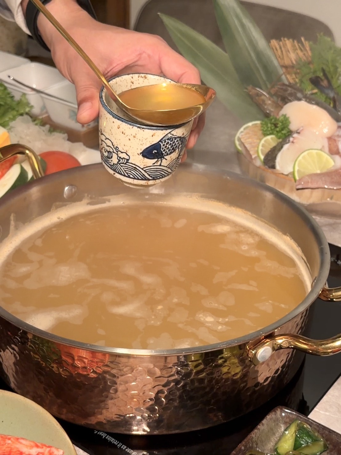 聚食釜｜台北新開幕台式頂級蝦湯鍋物，少見蝦湯鍋底太鮮。雜炊粥直接封神！