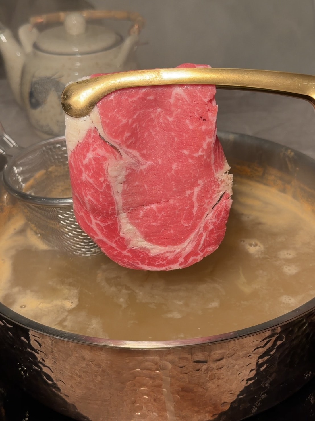 聚食釜｜台北新開幕台式頂級蝦湯鍋物，少見蝦湯鍋底太鮮。雜炊粥直接封神！