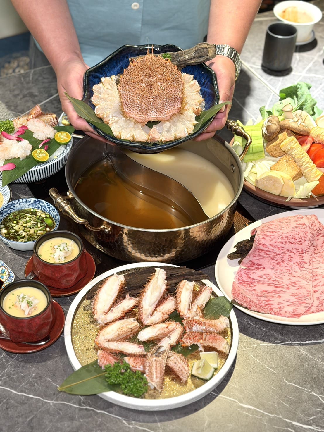 二本松涮涮屋｜台北高級火鍋推薦期間限定「毛蟹雙人套餐」太奢華！日本三大名蟹五吃＋A5和牛紐約客一次滿足