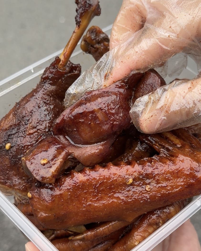 鴨滷霸|湖口人私藏滷味曝光!熱式乾滷味強到在地人也甘願排隊掃貨。必點豬肋排、鴨翅、雞爪 - 第19張圖 鴨滷霸|湖口人私藏滷味曝光!熱式乾滷味強到在地人也甘願排隊掃貨。必點豬肋排、鴨翅、雞爪