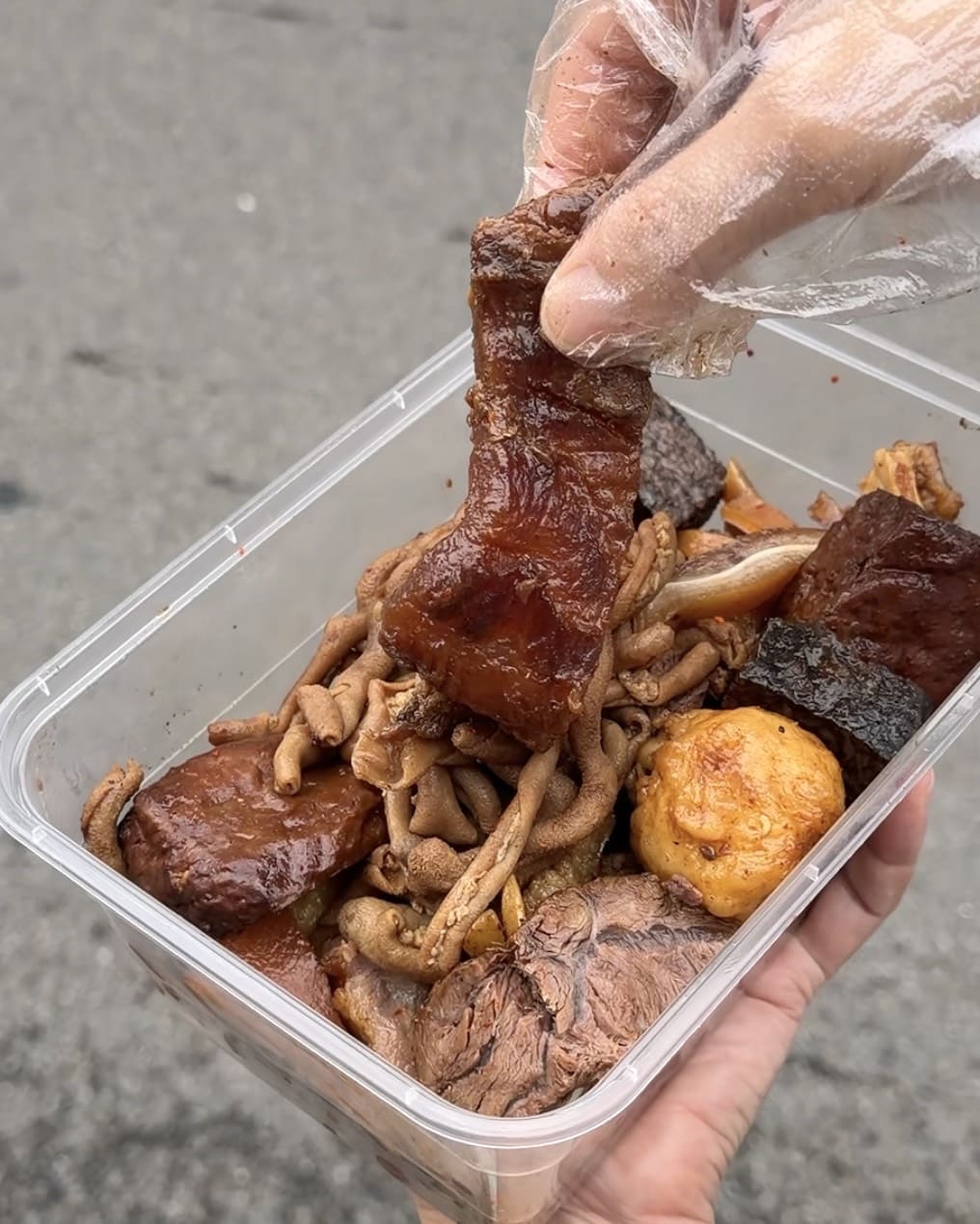 鴨滷霸|湖口人私藏滷味曝光!熱式乾滷味強到在地人也甘願排隊掃貨。必點豬肋排、鴨翅、雞爪 - 第31張圖 鴨滷霸|湖口人私藏滷味曝光!熱式乾滷味強到在地人也甘願排隊掃貨。必點豬肋排、鴨翅、雞爪