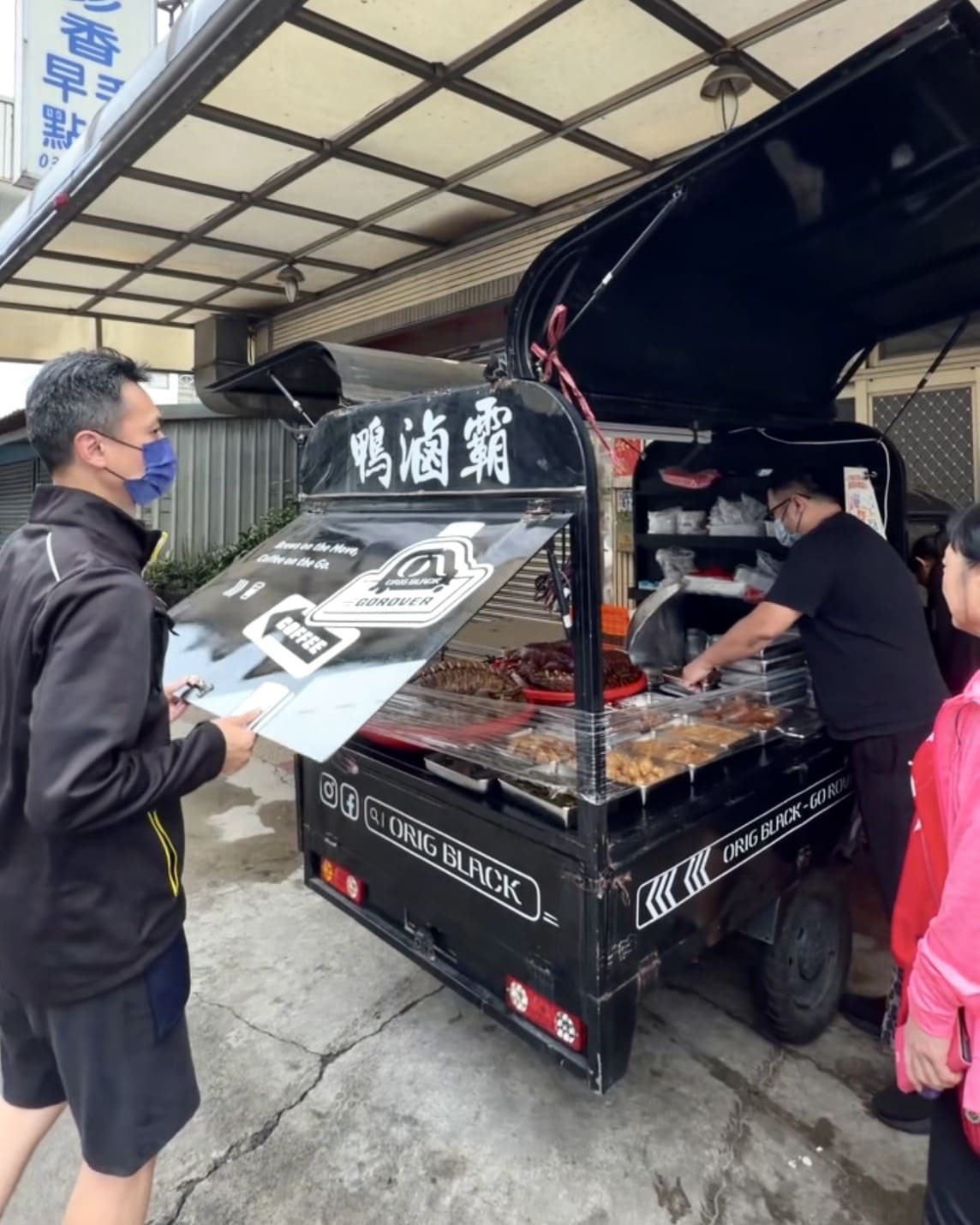 鴨滷霸|湖口人私藏滷味曝光!熱式乾滷味強到在地人也甘願排隊掃貨。必點豬肋排、鴨翅、雞爪 - 第4張圖 鴨滷霸|湖口人私藏滷味曝光!熱式乾滷味強到在地人也甘願排隊掃貨。必點豬肋排、鴨翅、雞爪
