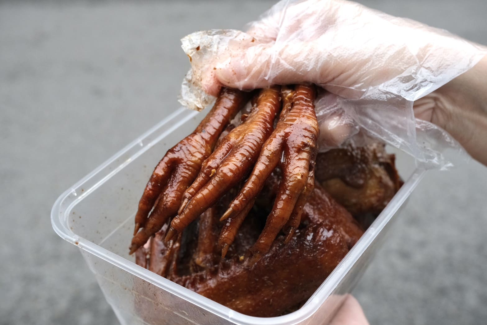 鴨滷霸|湖口人私藏滷味曝光!熱式乾滷味強到在地人也甘願排隊掃貨。必點豬肋排、鴨翅、雞爪 - 第28張圖 鴨滷霸|湖口人私藏滷味曝光!熱式乾滷味強到在地人也甘願排隊掃貨。必點豬肋排、鴨翅、雞爪