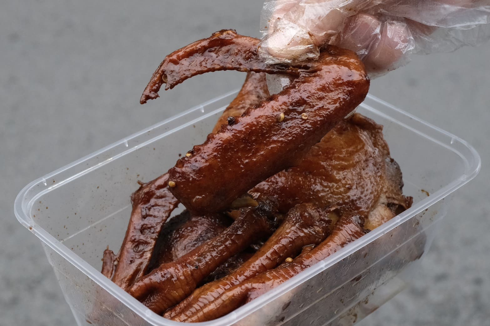 鴨滷霸|湖口人私藏滷味曝光!熱式乾滷味強到在地人也甘願排隊掃貨。必點豬肋排、鴨翅、雞爪 - 第26張圖 鴨滷霸|湖口人私藏滷味曝光!熱式乾滷味強到在地人也甘願排隊掃貨。必點豬肋排、鴨翅、雞爪