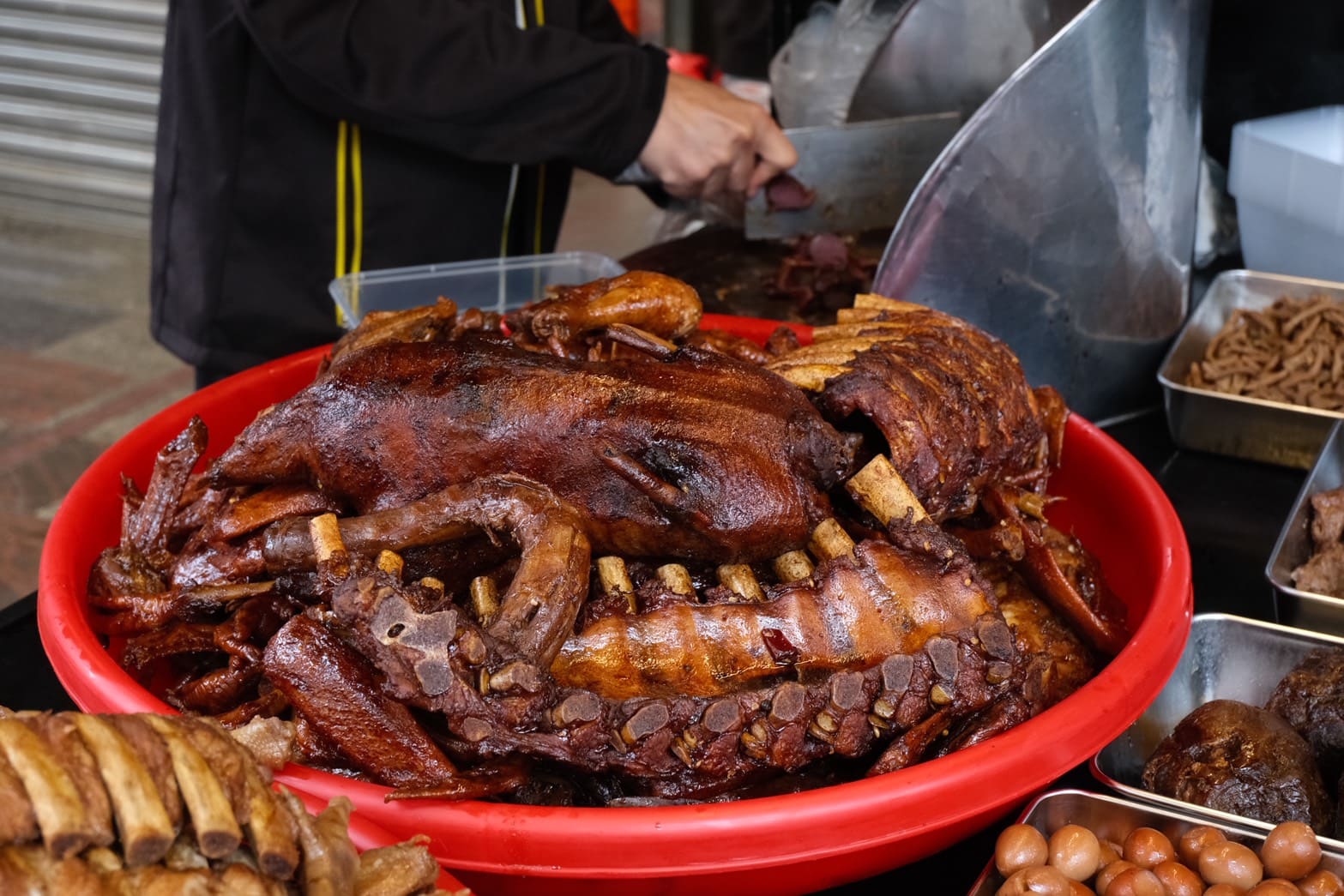 鴨滷霸|湖口人私藏滷味曝光!熱式乾滷味強到在地人也甘願排隊掃貨。必點豬肋排、鴨翅、雞爪 - 第7張圖 鴨滷霸|湖口人私藏滷味曝光!熱式乾滷味強到在地人也甘願排隊掃貨。必點豬肋排、鴨翅、雞爪