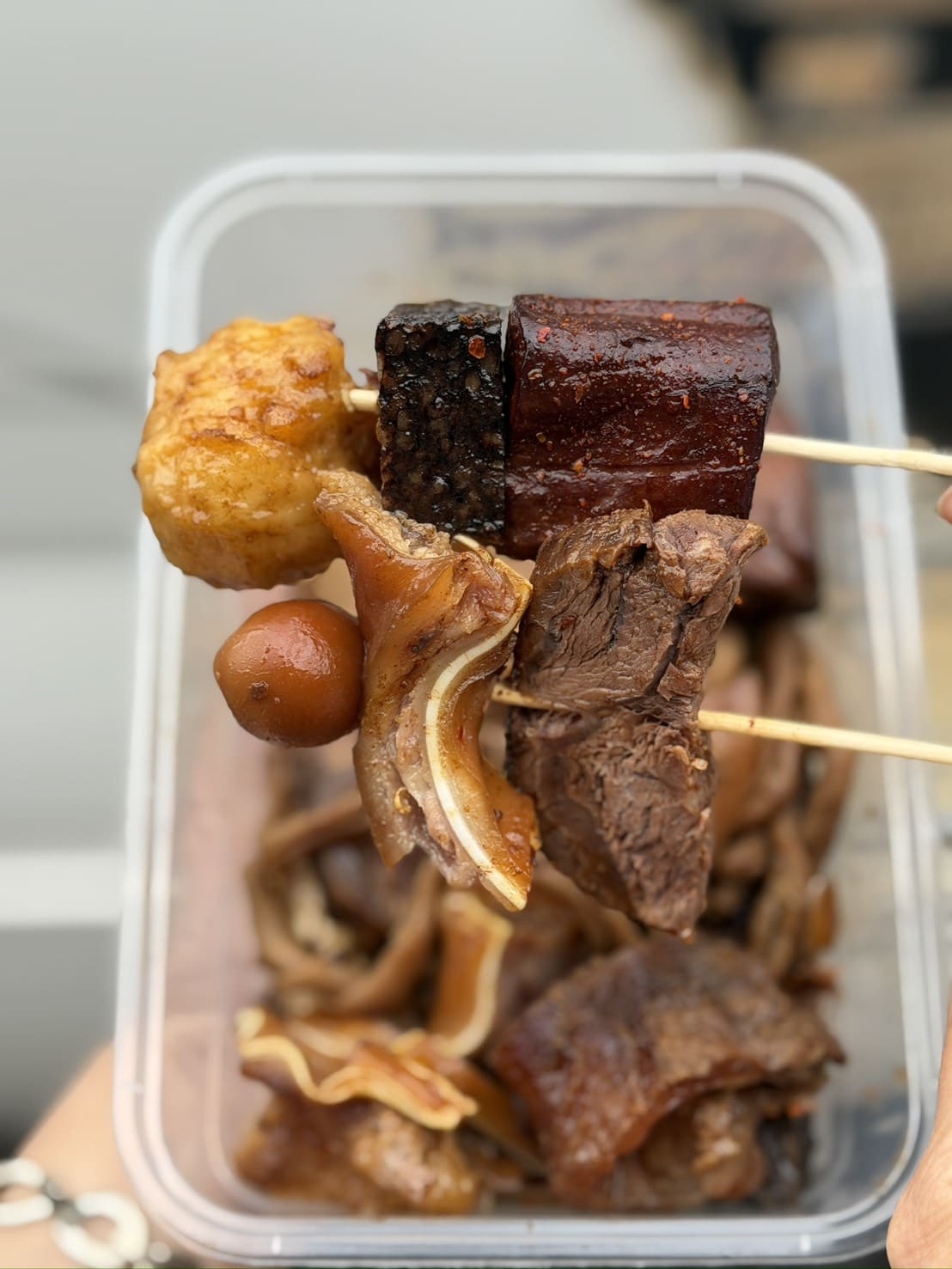 鴨滷霸|湖口人私藏滷味曝光!熱式乾滷味強到在地人也甘願排隊掃貨。必點豬肋排、鴨翅、雞爪 - 第24張圖 鴨滷霸|湖口人私藏滷味曝光!熱式乾滷味強到在地人也甘願排隊掃貨。必點豬肋排、鴨翅、雞爪