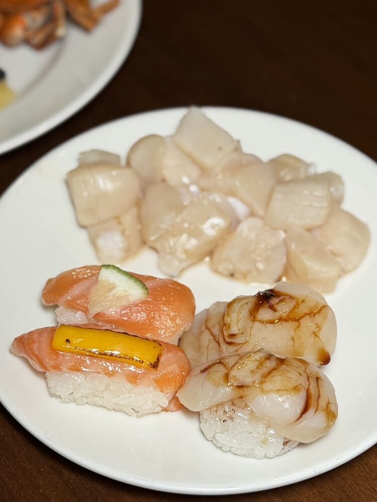 芙洛麗大飯店食譜自助百匯｜黑鮪魚現切秀限時登場！新竹Buffet必吃攻略。現沖牛肉湯、舒芙蕾無限供應，聚餐首選