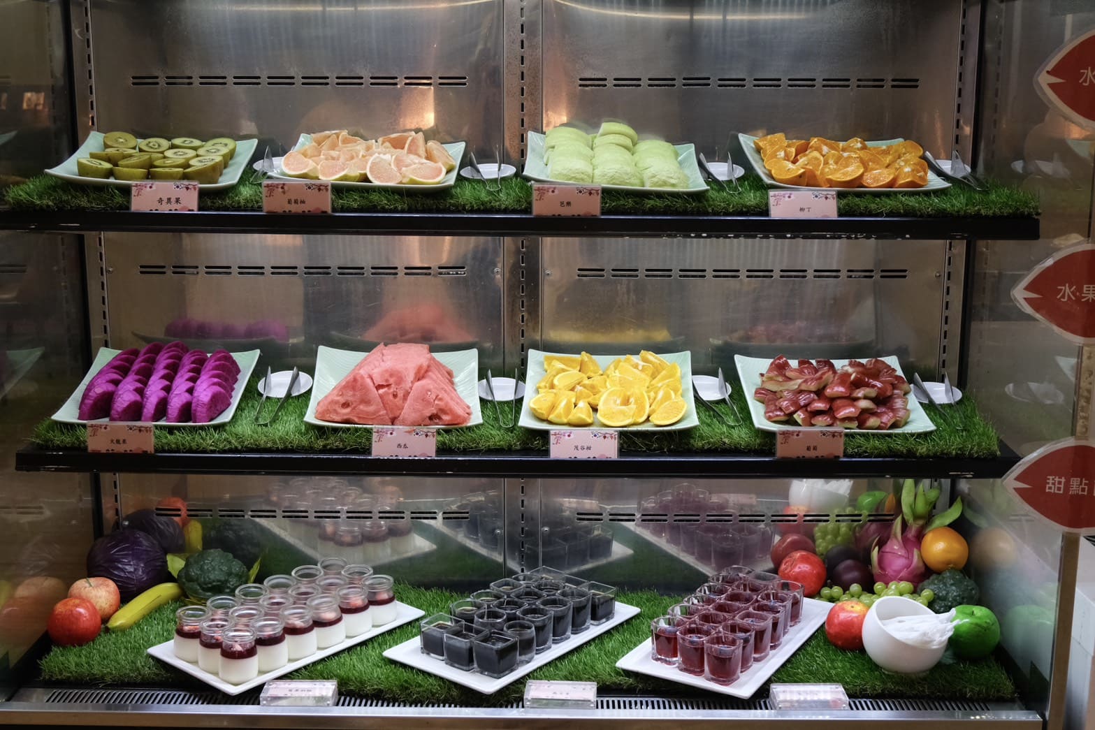 芙洛麗大飯店食譜自助百匯｜黑鮪魚現切秀限時登場！新竹Buffet必吃攻略。現沖牛肉湯、舒芙蕾無限供應，聚餐首選