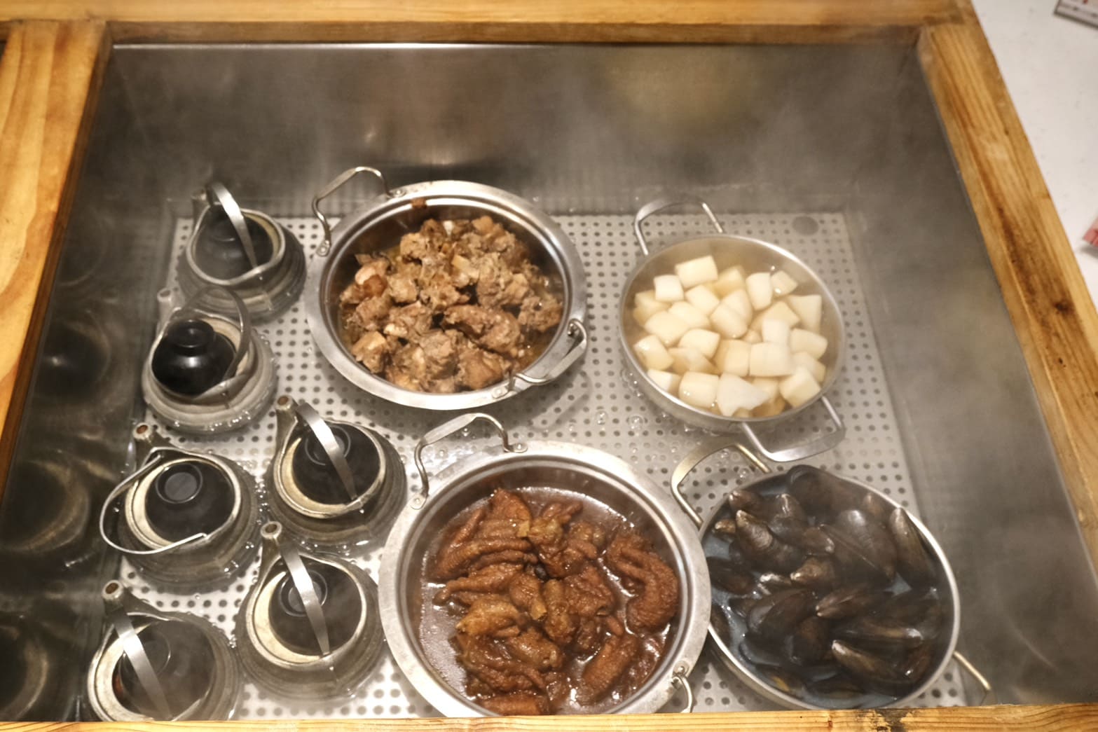 芙洛麗大飯店食譜自助百匯｜黑鮪魚現切秀限時登場！新竹Buffet必吃攻略。現沖牛肉湯、舒芙蕾無限供應，聚餐首選