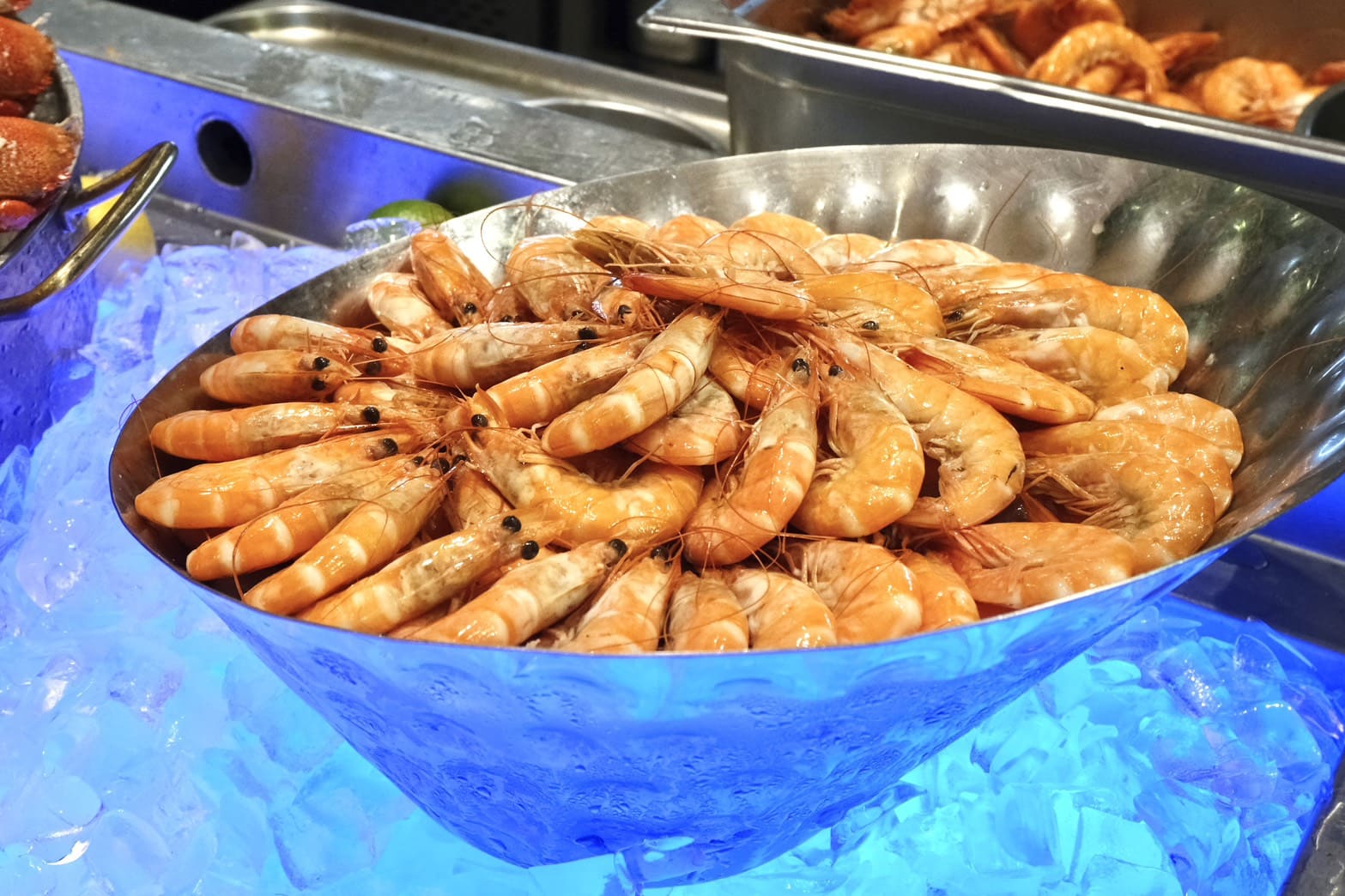 芙洛麗大飯店食譜自助百匯｜黑鮪魚現切秀限時登場！新竹Buffet必吃攻略。現沖牛肉湯、舒芙蕾無限供應，聚餐首選