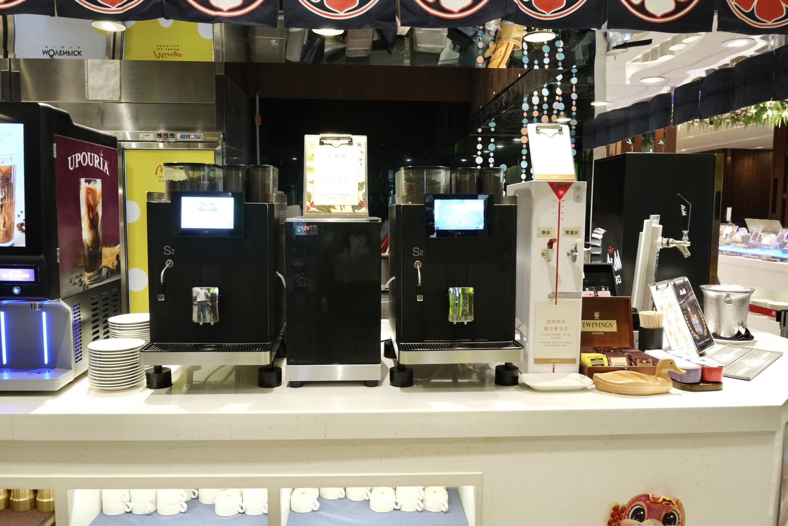 芙洛麗大飯店食譜自助百匯｜黑鮪魚現切秀限時登場！新竹Buffet必吃攻略。現沖牛肉湯、舒芙蕾無限供應，聚餐首選