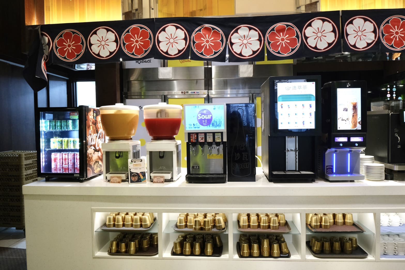 芙洛麗大飯店食譜自助百匯｜黑鮪魚現切秀限時登場！新竹Buffet必吃攻略。現沖牛肉湯、舒芙蕾無限供應，聚餐首選