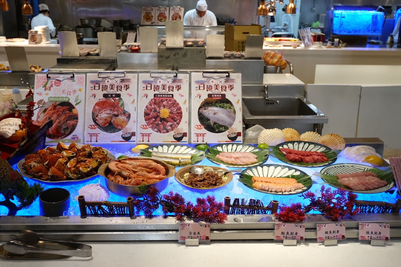 芙洛麗大飯店食譜自助百匯｜黑鮪魚現切秀限時登場！新竹Buffet必吃攻略。現沖牛肉湯、舒芙蕾無限供應，聚餐首選