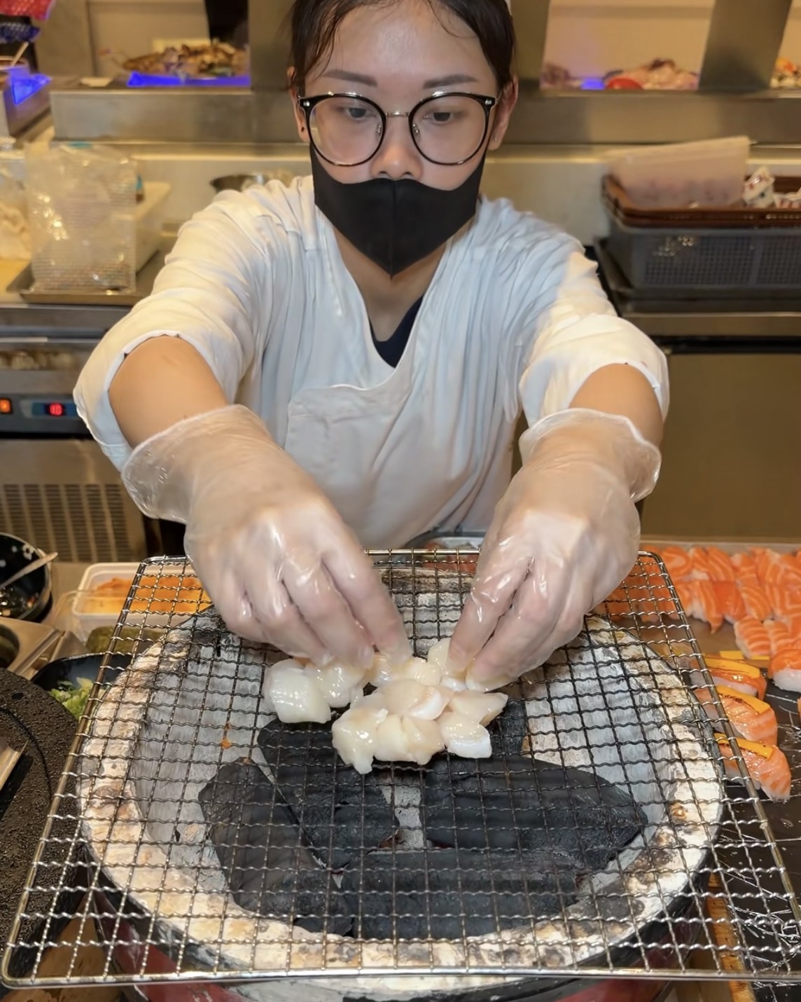 芙洛麗大飯店食譜自助百匯｜黑鮪魚現切秀限時登場！新竹Buffet必吃攻略。現沖牛肉湯、舒芙蕾無限供應，聚餐首選