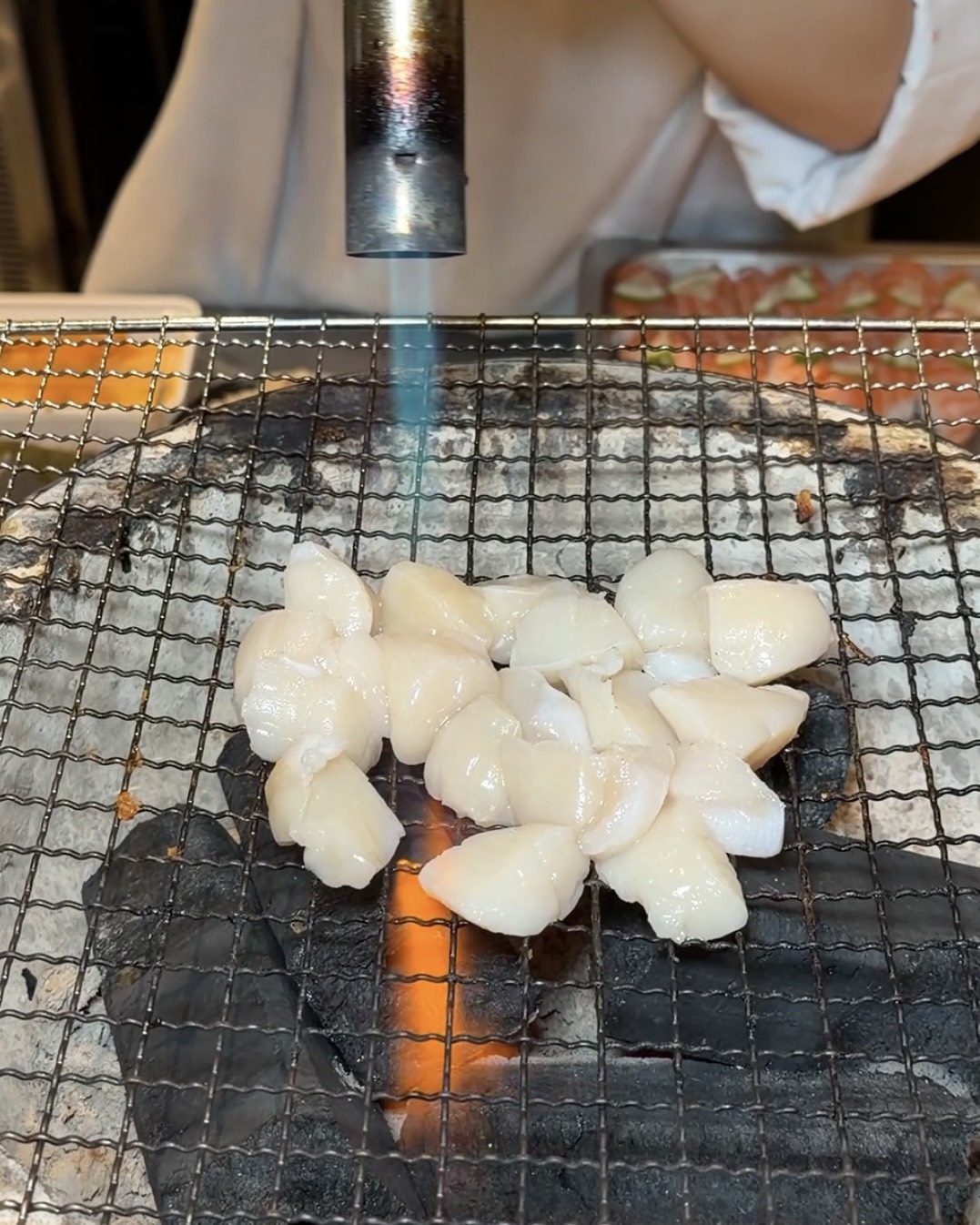 芙洛麗大飯店食譜自助百匯｜黑鮪魚現切秀限時登場！新竹Buffet必吃攻略。現沖牛肉湯、舒芙蕾無限供應，聚餐首選