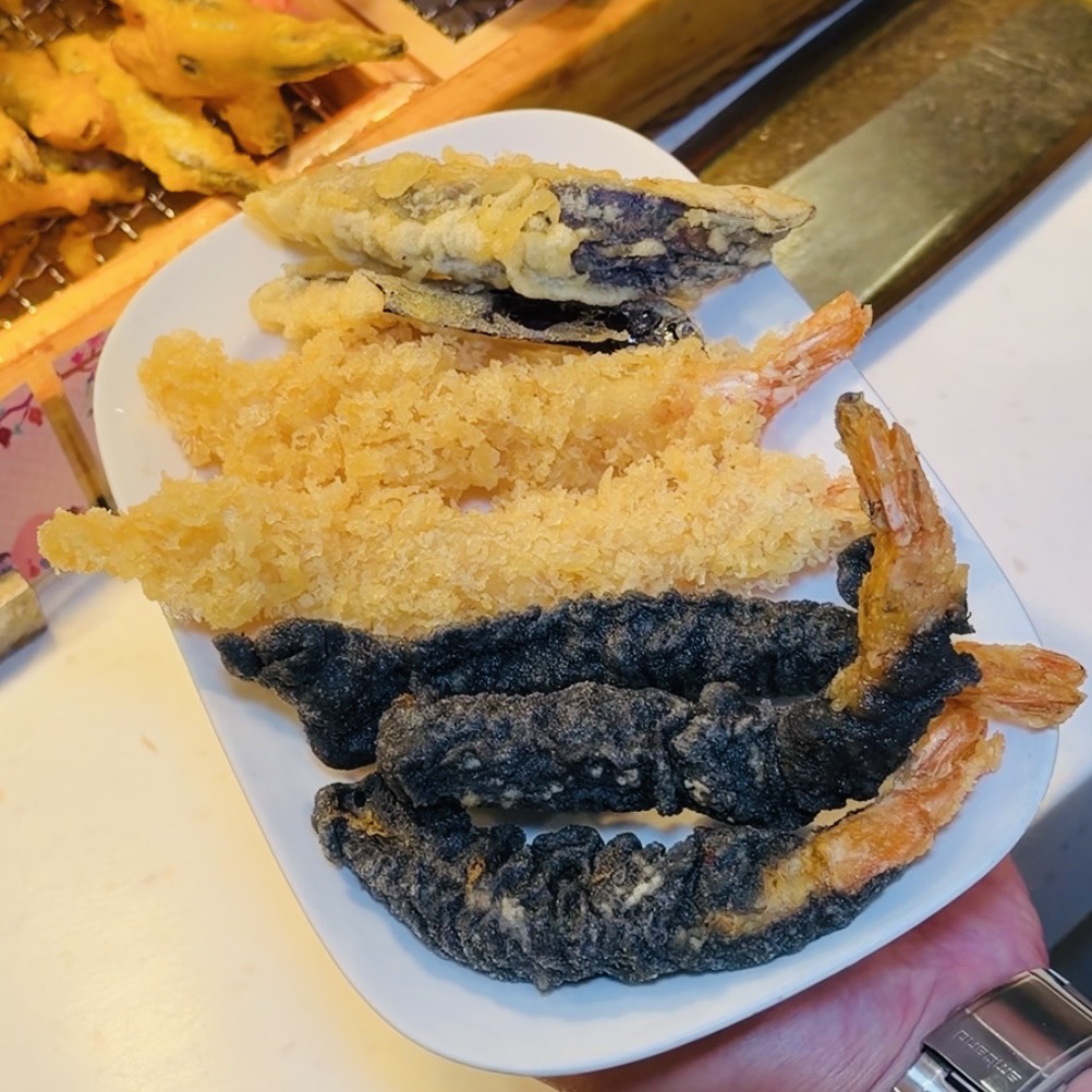 芙洛麗大飯店食譜自助百匯｜黑鮪魚現切秀限時登場！新竹Buffet必吃攻略。現沖牛肉湯、舒芙蕾無限供應，聚餐首選