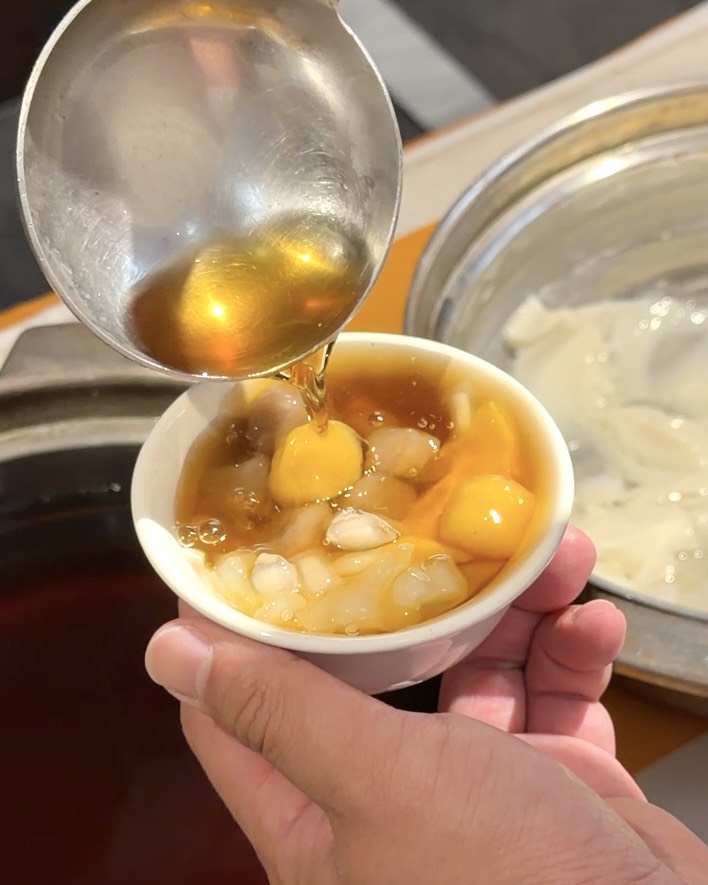 芙洛麗大飯店食譜自助百匯｜黑鮪魚現切秀限時登場！新竹Buffet必吃攻略。現沖牛肉湯、舒芙蕾無限供應，聚餐首選