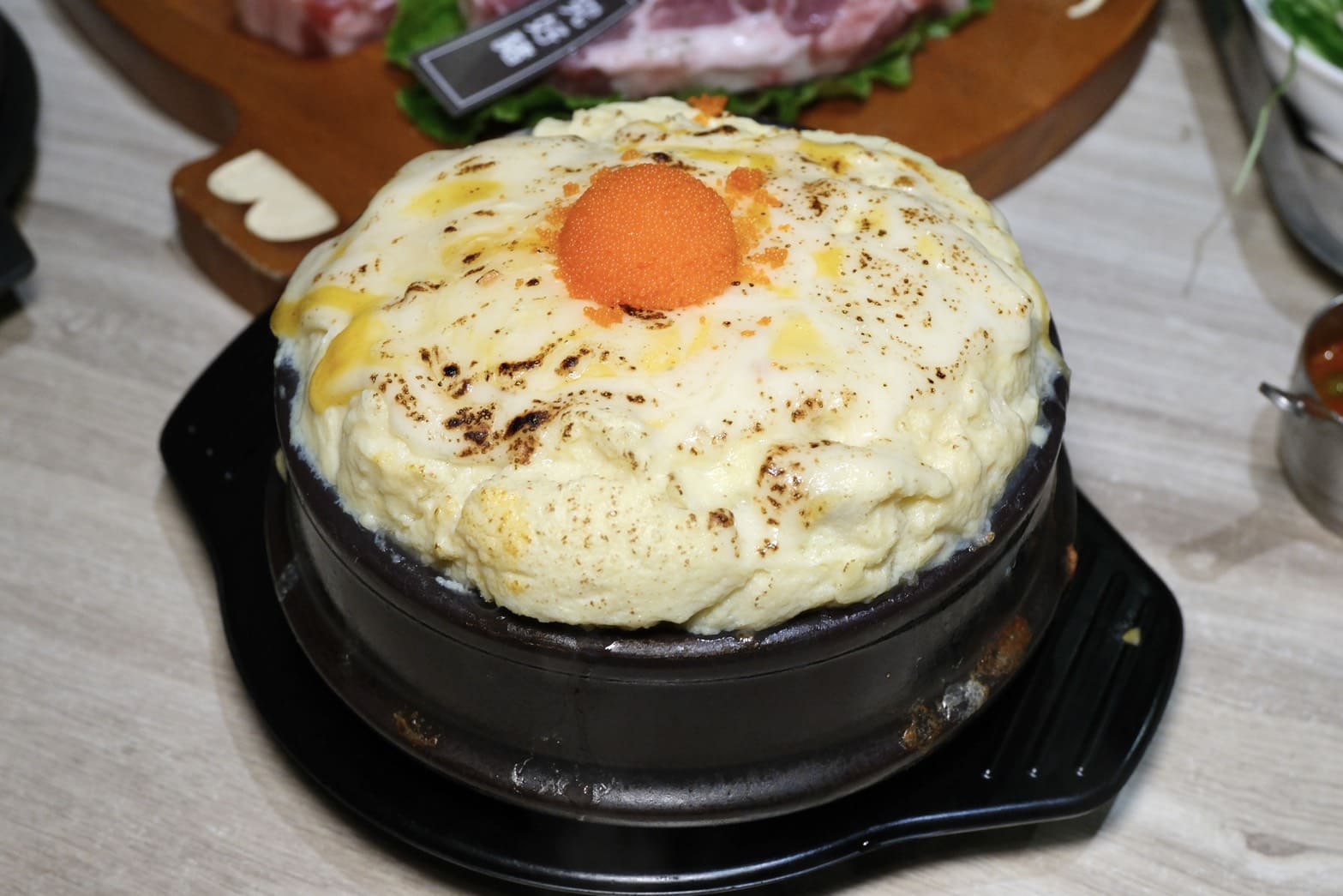 燒酒烤烤豬｜台北東區韓式燒肉推薦！全程專人代烤、六種小菜無限續，聚餐約會首選