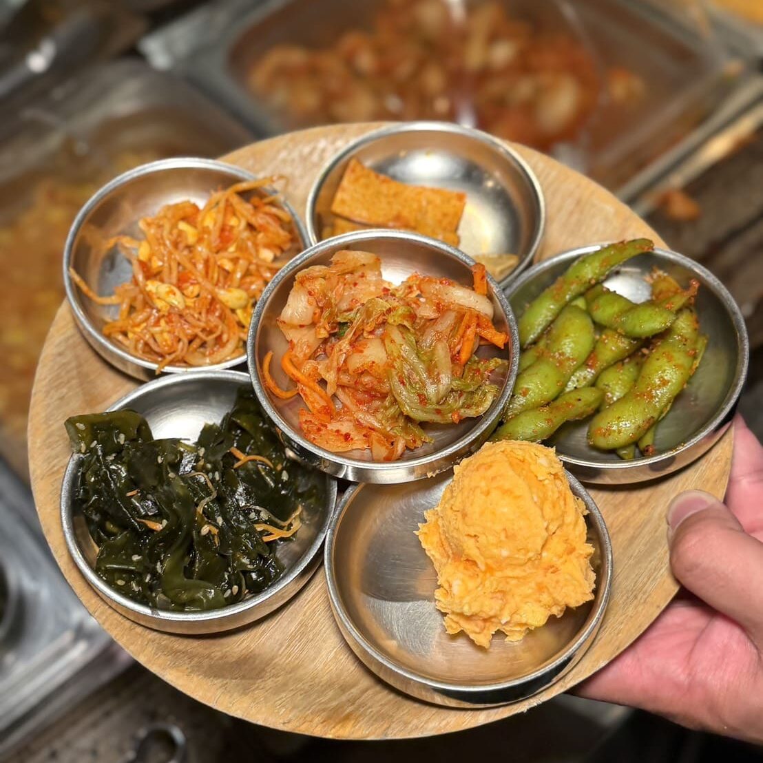 燒酒烤烤豬｜台北東區韓式燒肉推薦！全程專人代烤、六種小菜無限續，聚餐約會首選