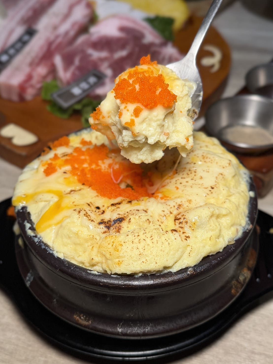 燒酒烤烤豬｜台北東區韓式燒肉推薦！全程專人代烤、六種小菜無限續，聚餐約會首選