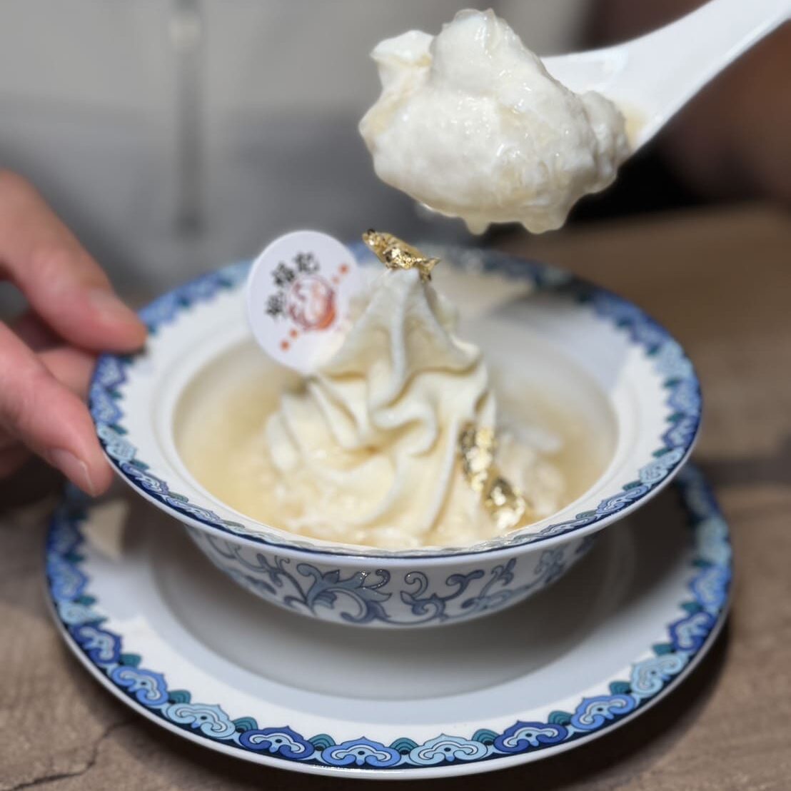 鮑福記鮑魚雞湯鍋｜華山附近新開幕超濃郁粵式雞湯火鍋！加入活體鮑魚現煮！台北火鍋推薦
