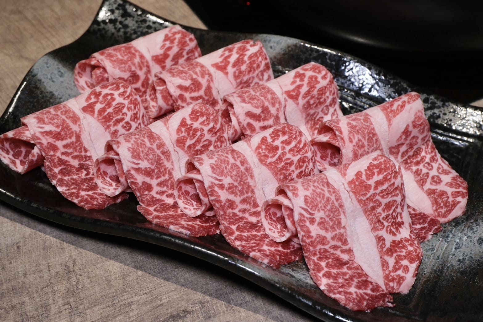 鮑福記鮑魚雞湯鍋｜華山附近新開幕超濃郁粵式雞湯火鍋！加入活體鮑魚現煮！台北火鍋推薦