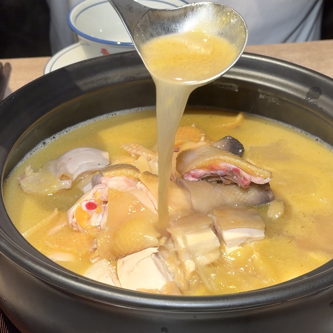 鮑福記鮑魚雞湯鍋｜華山附近新開幕超濃郁粵式雞湯火鍋！加入活體鮑魚現煮！台北火鍋推薦