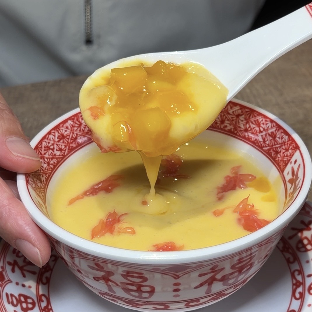 鮑福記鮑魚雞湯鍋｜華山附近新開幕超濃郁粵式雞湯火鍋！加入活體鮑魚現煮！台北火鍋推薦