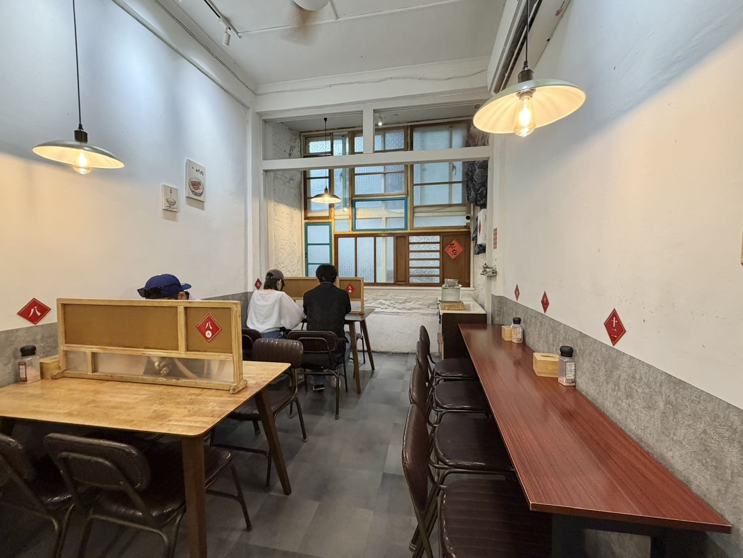 硬派主廚的軟嫩料理｜新竹東門市場美食，人氣舒肥牛排飯必吃！老宅文青餐廳推薦，甜點也很有水準