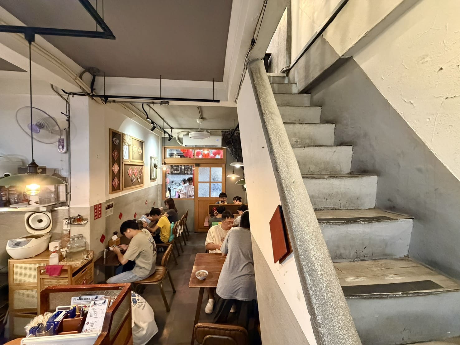 硬派主廚的軟嫩料理｜新竹東門市場美食，人氣舒肥牛排飯必吃！老宅文青餐廳推薦，甜點也很有水準