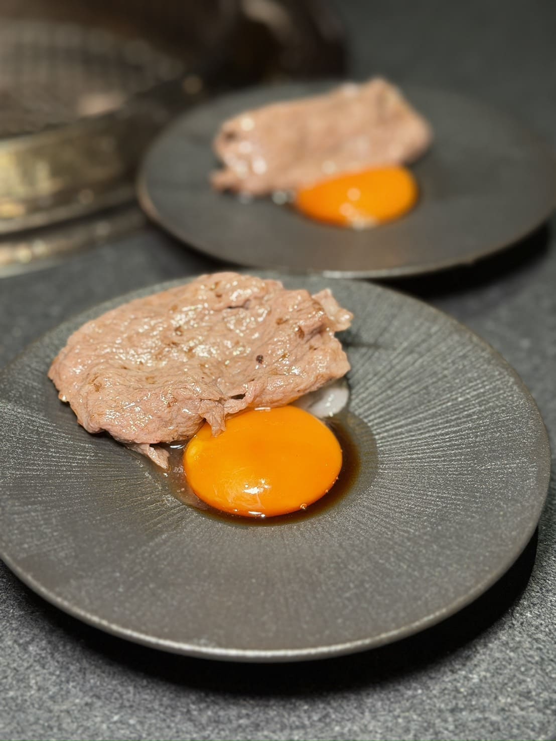焅燒肉｜國父紀念館新開幕燒肉推薦高級桌邊代烤約會首選！雙人套餐10種肉品，甜點巴斯克讓人驚艷