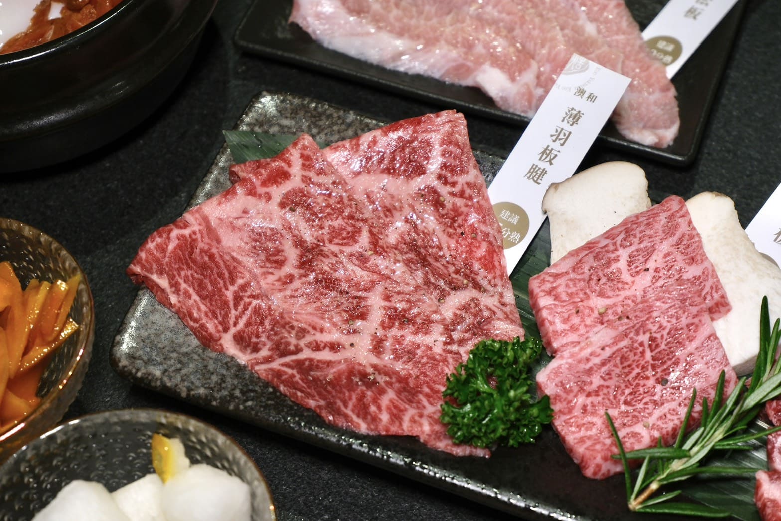 焅燒肉｜國父紀念館新開幕燒肉推薦高級桌邊代烤約會首選！雙人套餐10種肉品，甜點巴斯克讓人驚艷