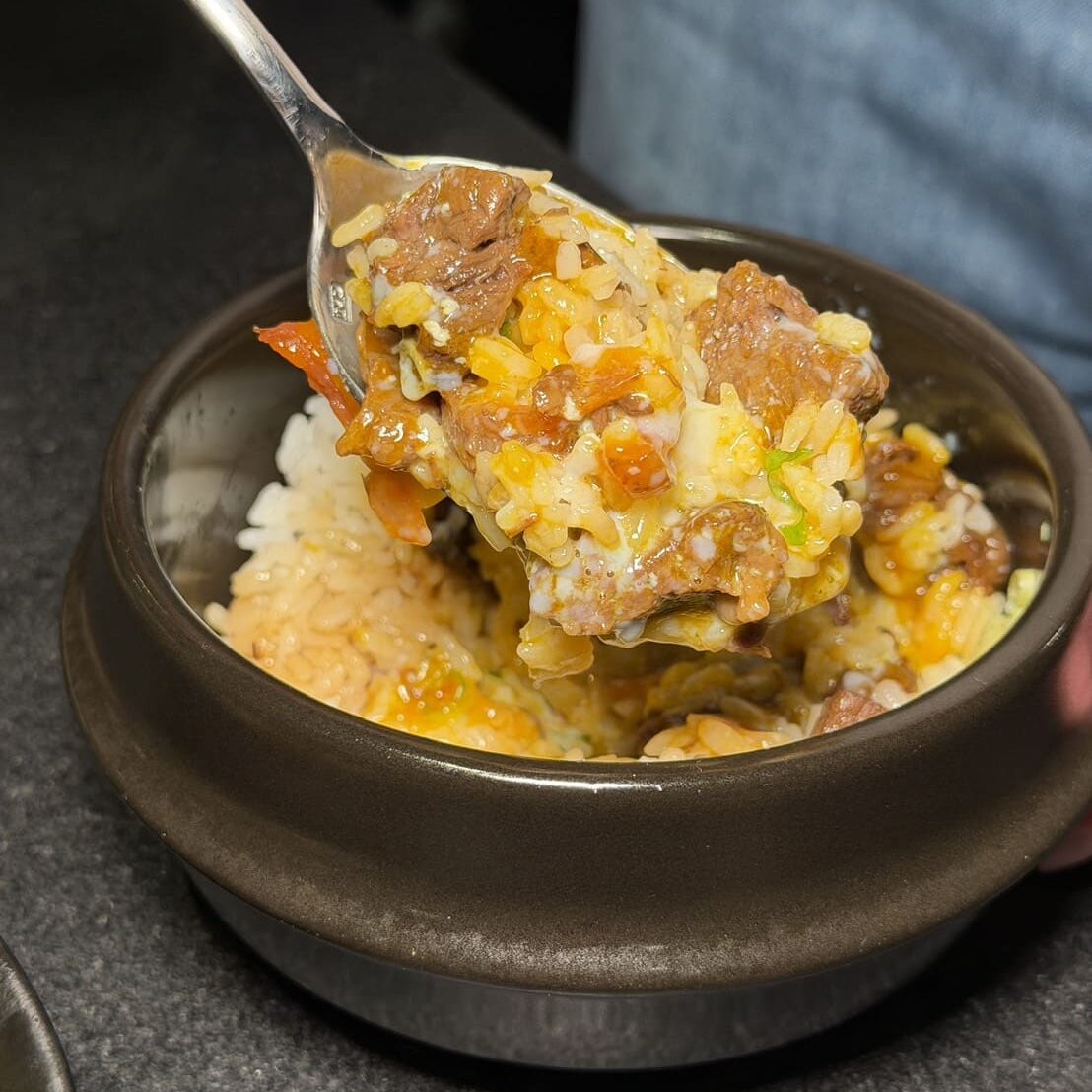 焅燒肉｜國父紀念館新開幕燒肉推薦高級桌邊代烤約會首選！雙人套餐10種肉品，甜點巴斯克讓人驚艷