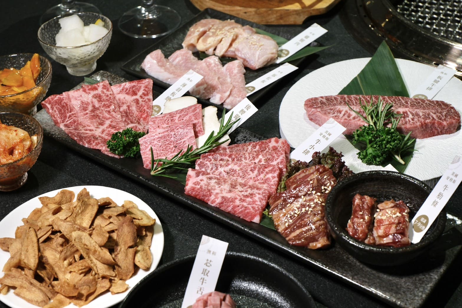 焅燒肉｜國父紀念館新開幕燒肉推薦高級桌邊代烤約會首選！雙人套餐10種肉品，甜點巴斯克讓人驚艷
