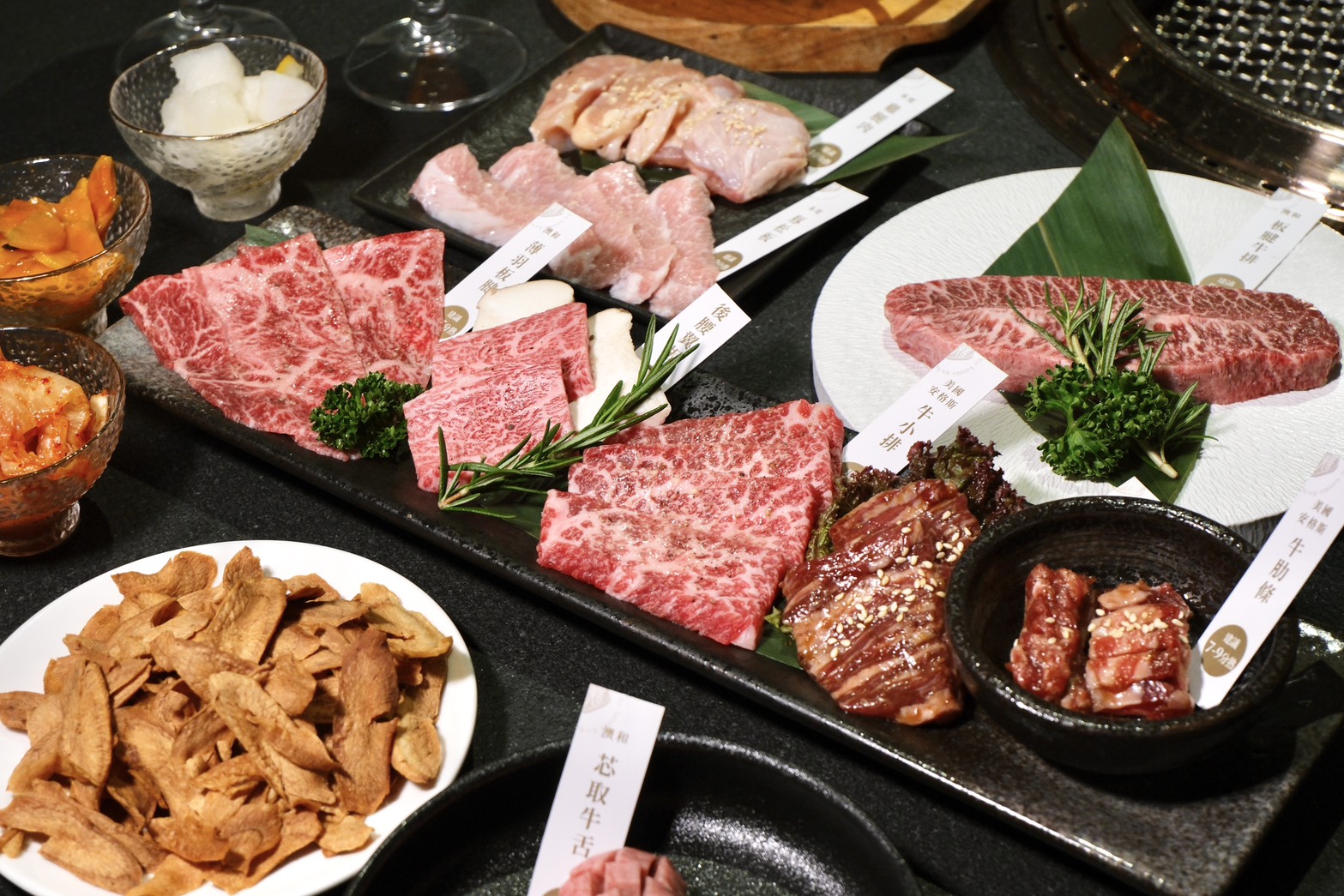 焅燒肉｜國父紀念館新開幕燒肉推薦高級桌邊代烤約會首選！雙人套餐10種肉品，甜點巴斯克讓人驚艷