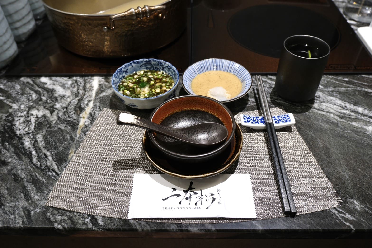 二訪台北高級火鍋推薦｜二本松涮涮屋期間限定「極上帝王蟹雙人套餐」！活體帝王蟹五吃＋甲羅燒太奢華，專人桌邊服務打造頂級海陸饗宴