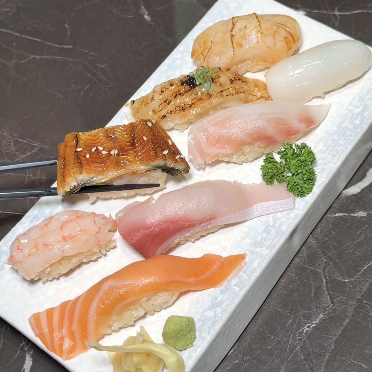 麓島居酒聚場｜桃園藝文特區Google 4.9星高評價。冠軍調酒、生魚片、烤串、火鍋一次滿足！桃園聚餐推薦