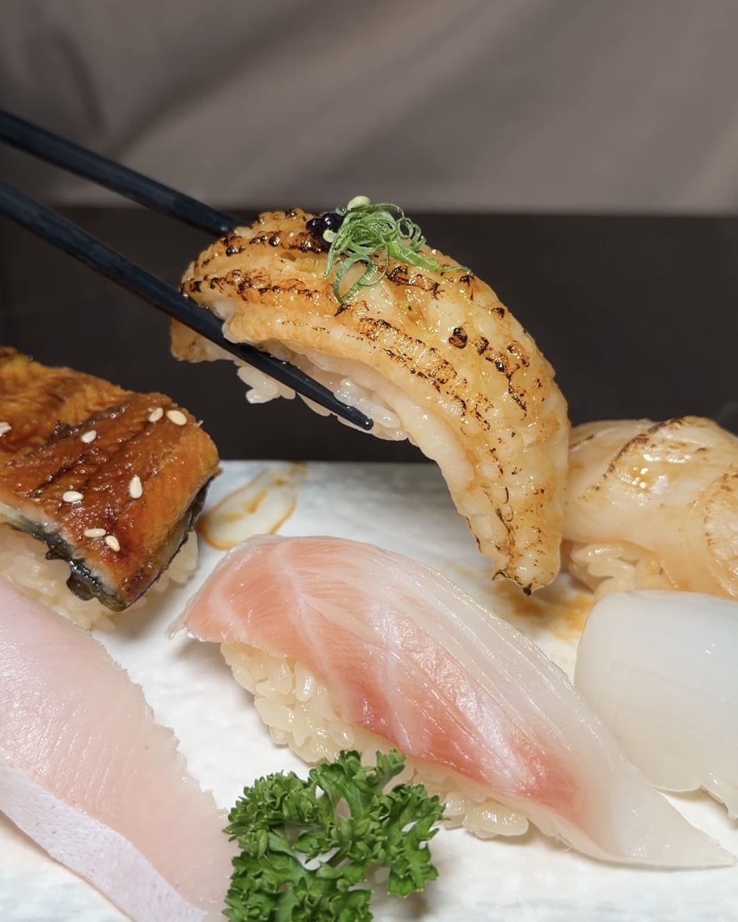 麓島居酒聚場｜桃園藝文特區Google 4.9星高評價。冠軍調酒、生魚片、烤串、火鍋一次滿足！桃園聚餐推薦