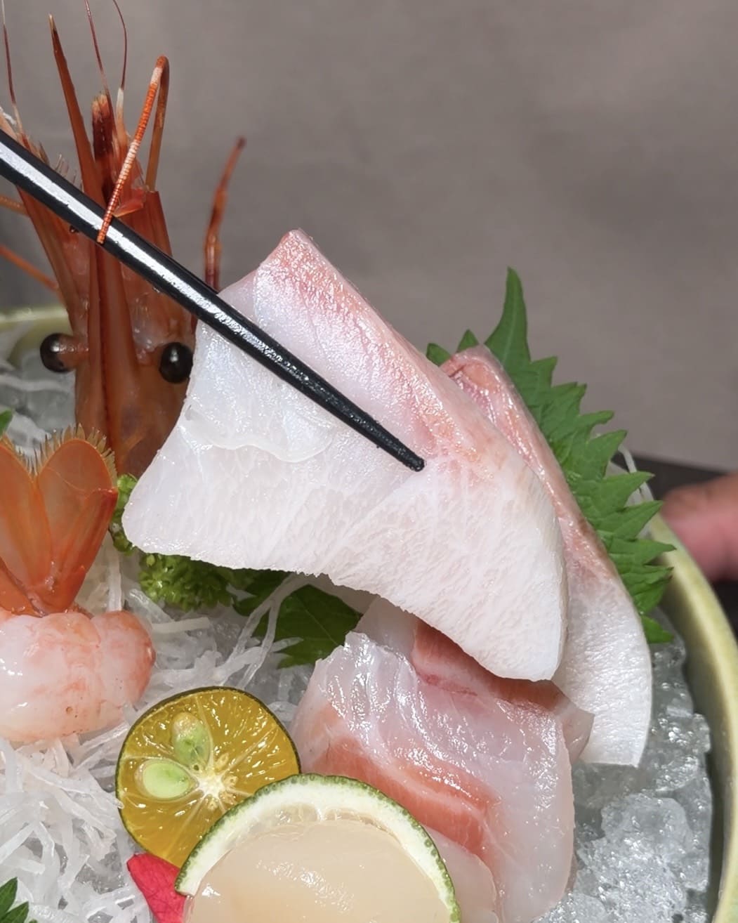 麓島居酒聚場｜桃園藝文特區Google 4.9星高評價。冠軍調酒、生魚片、烤串、火鍋一次滿足！桃園聚餐推薦