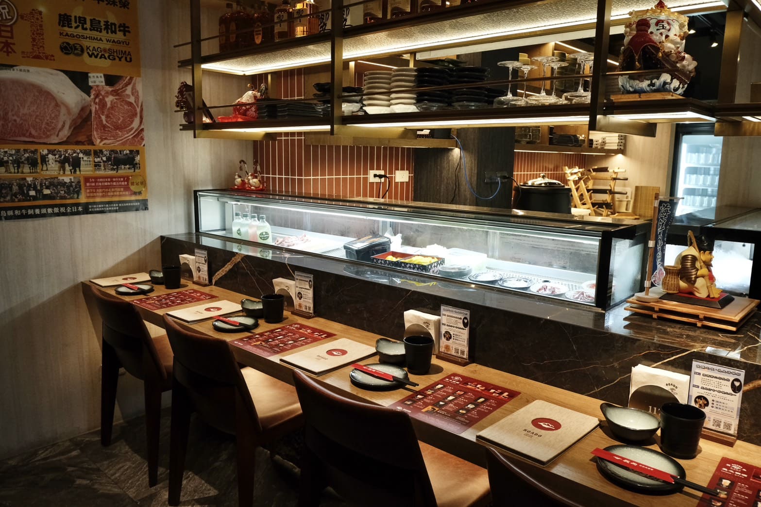 麓島居酒聚場｜桃園藝文特區Google 4.9星高評價。冠軍調酒、生魚片、烤串、火鍋一次滿足！桃園聚餐推薦